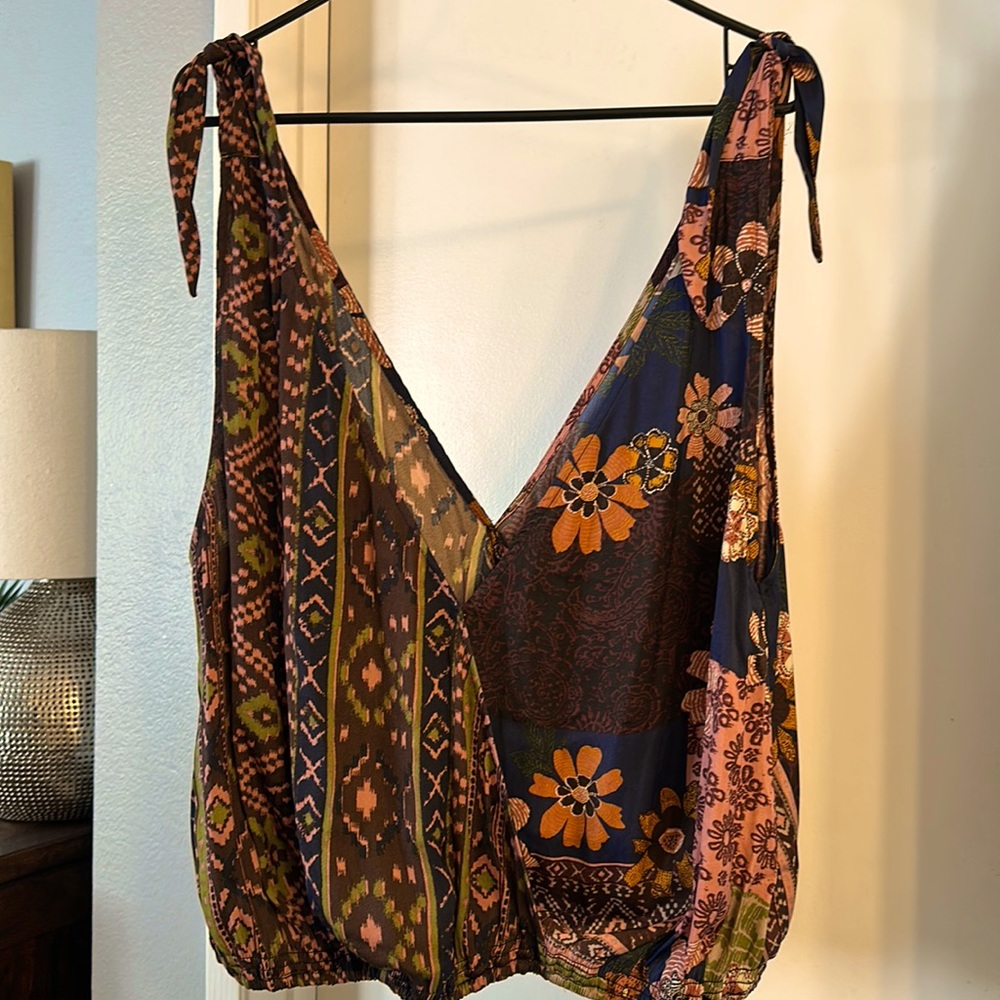 FREE PEOPLE TIE SHOULDER SUMMER TOP SIZE MED